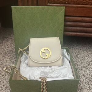 Gucci Cream Leather Blondie wallet on a chain with Gold Logo